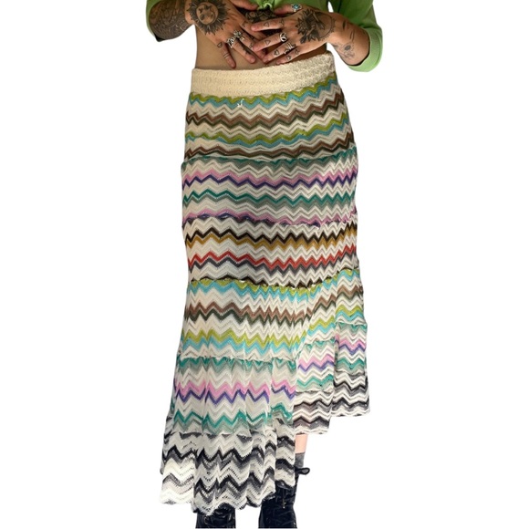 Y2K Rainbow Wavy Mesh Skirt β’ Size Medium/28-34β waist ππ - Picture 2 of 9